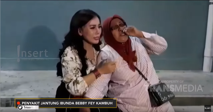 Ibu Bebby Fey mendadak lemas di depan awak media