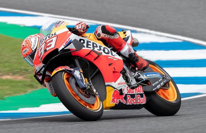 Aksi pembalap Repsol Honda, Marc Marquez pada sesi balapan MotoGP Thailand 2019, Minggu (6/10/2019)