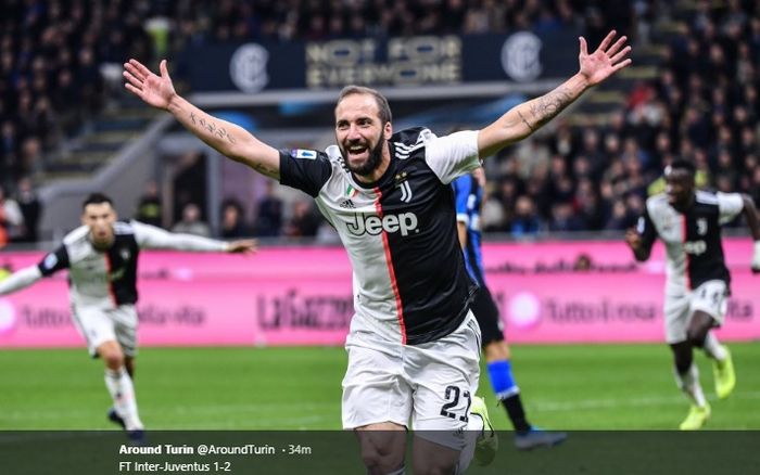 Selebrasi Gonzalo Higuain usai mencetak gol kemenangan 2-1 Juventus atas Inter Milan pada laga Derby d'Italia di Giuseppe Meazza, Minggu (6/10/2019).
