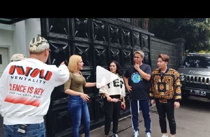 Bagian depan rumah yang disebut milik Barbie Kumalasari