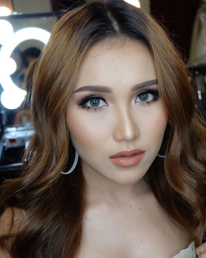 Intip Tampilan Terbaru  Ayu  Ting  Ting  yang Bikin Salfok 