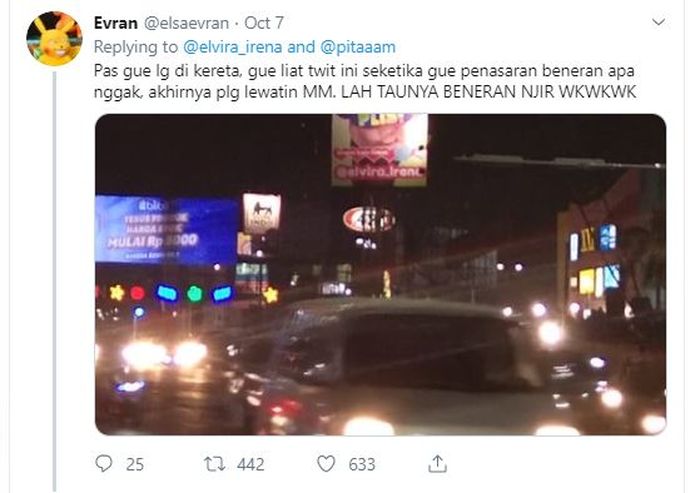 Twitter.com/elsaevran
Salah seorang warganet membuktikan kalau billboard ini asli terpampang wajah Elvira