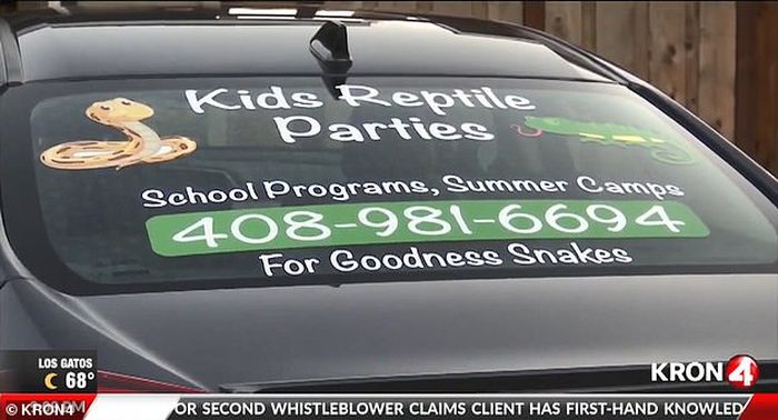 Brian Gundy membiakkan dan menjual reptil melalui bisnisnya, For Goodness Snakes.