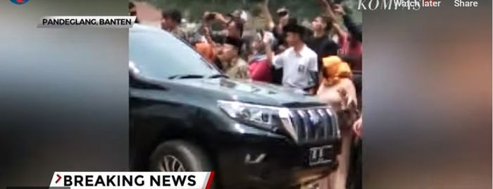 Toyota Land Cruiser Prado Model Years 2018 yang hendak ditumpangi Menko Polhukam, Wiranto sebelum ditusuk orang tak dikenal