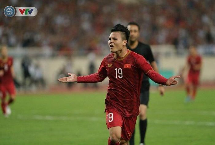 Pemain timnas Vietnam Nguyen Quang Hai saat merayakan gol ke gawang Malaysia dalam lanjutan Grup G Kualifikasi Piala Dunia 2022 pada hari Kamis (10/10/2019) di Stadion My Dinh, Hanoi.