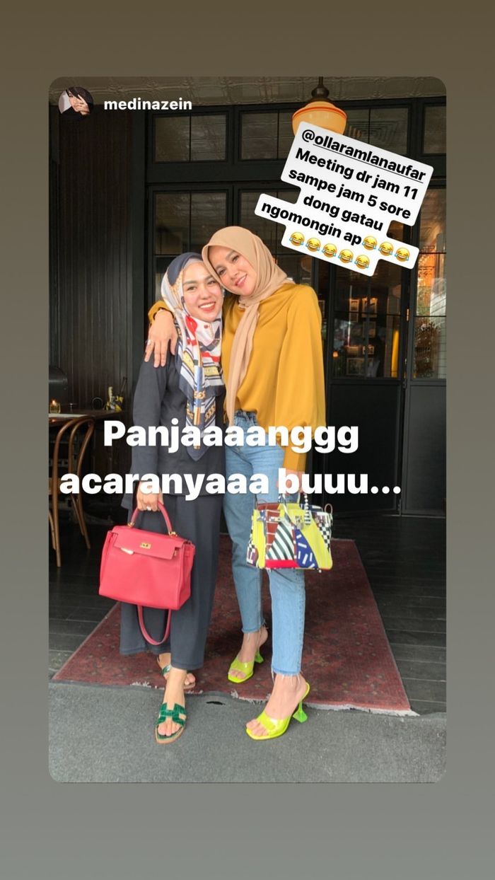  Syahrini  VS Olla Ramlan Kenakan Sepatu Heels yang Sama 