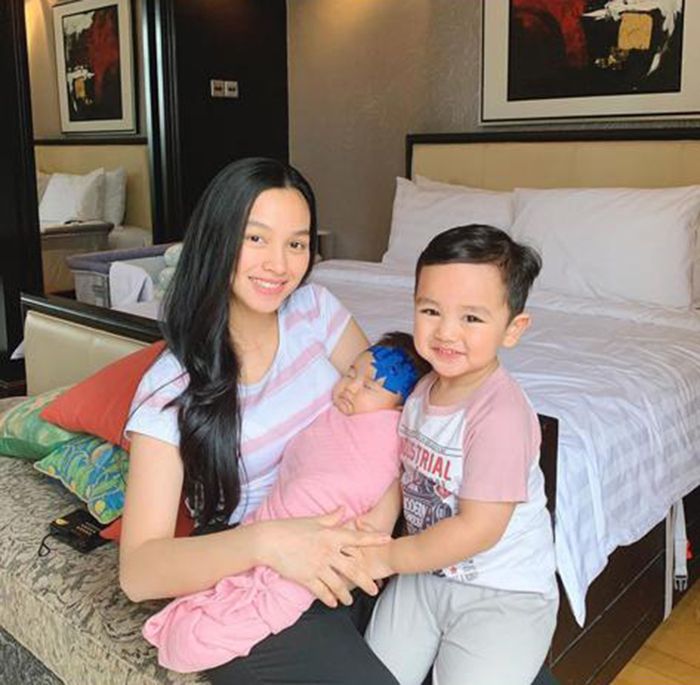 Tya Arifin kini jadi Ibu untuk dua orang anak