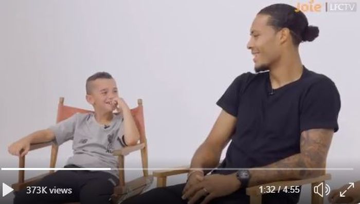 Cuplikan Video Van Dijk dengan Liverpool U-8