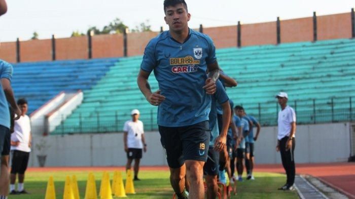 Gelandang PSIS Semarang, Jonathan Cantillana, saat mengikuti latihan PSIS Semarang.