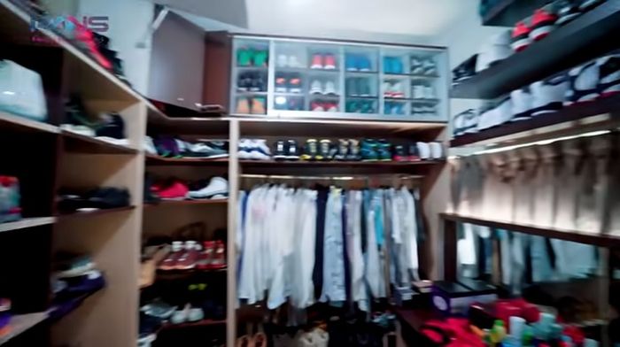 Ruang wardrobe Gaidng Marten 