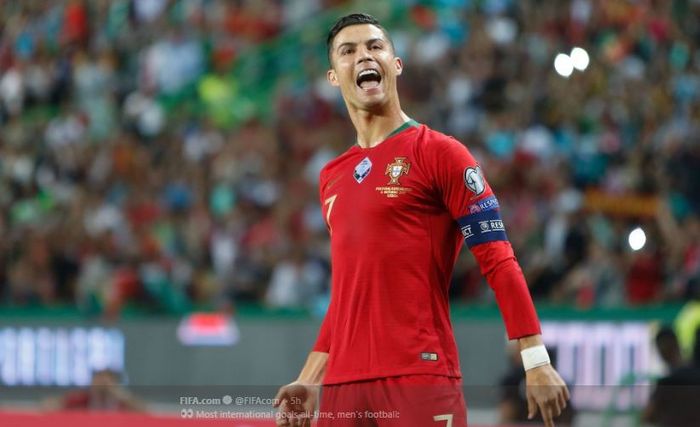 Cristiano Ronaldo merayakan gol ke gawang Luksemburg dalam lanjutan Kualifikasi Euro 2020, Jumat (11/10/2019).