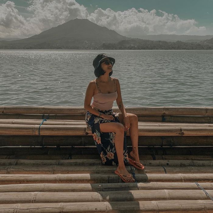 Vanessa Angel sering percaya diri tampil seksi