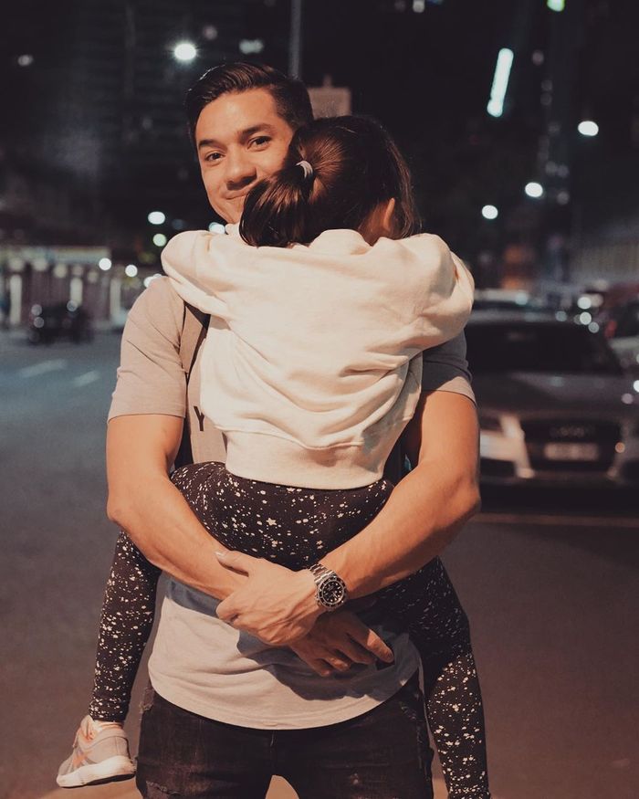 Sarah Deana dan Andrew White
