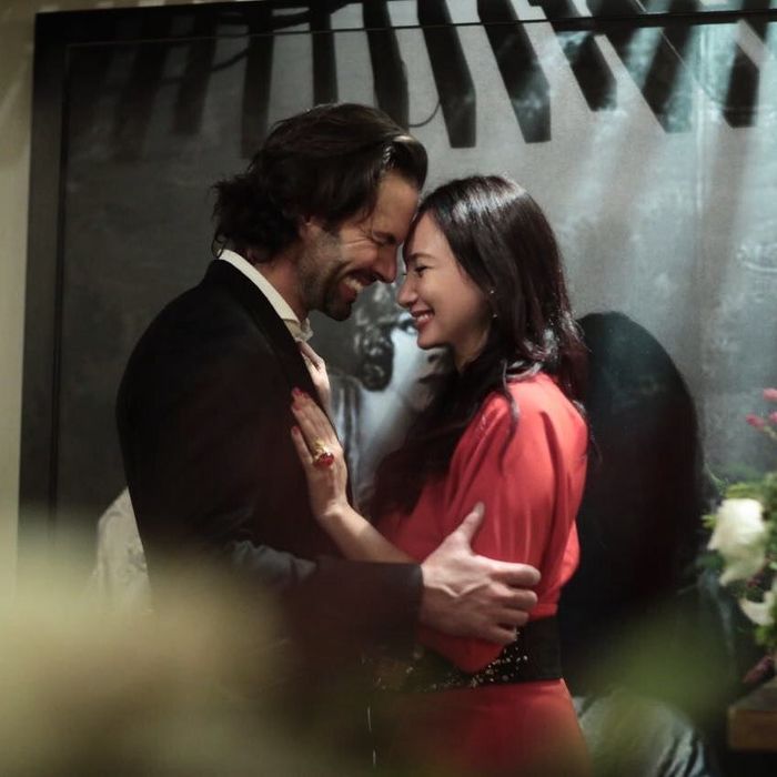 Potret Tata Cahyani dan kekasihnya, Bobby Tonelli.