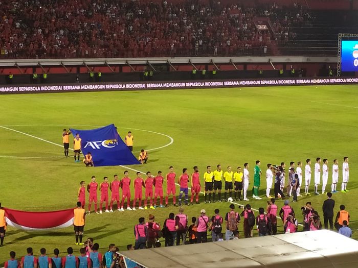 Timnas Indonesia menjamu timnas Vietnam di Stadion Kapten I Wayan Dipta, Gianyar, Selasa (15/10/2019.