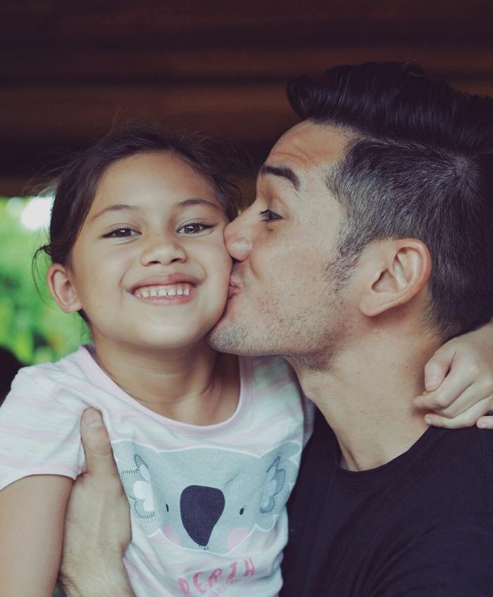 Sarah Deana dan Andrew White