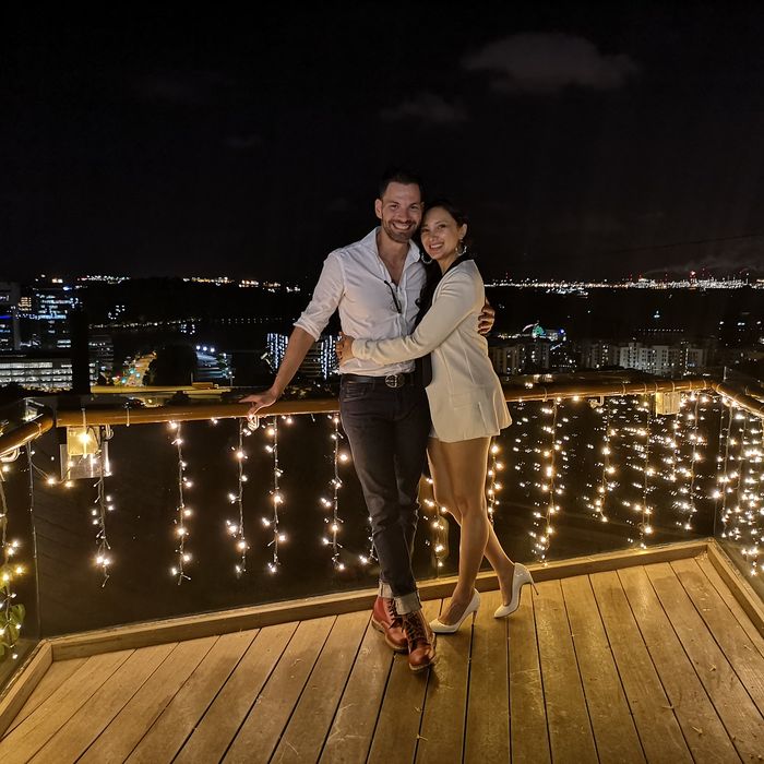 Potret Tata Cahyani dan kekasihnya, Bobby Tonelli.