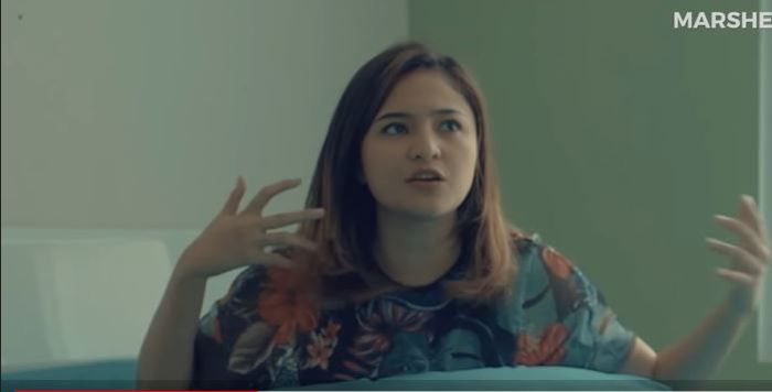 Marshanda saat menceritakan depresi yang dialaminya sejak muda