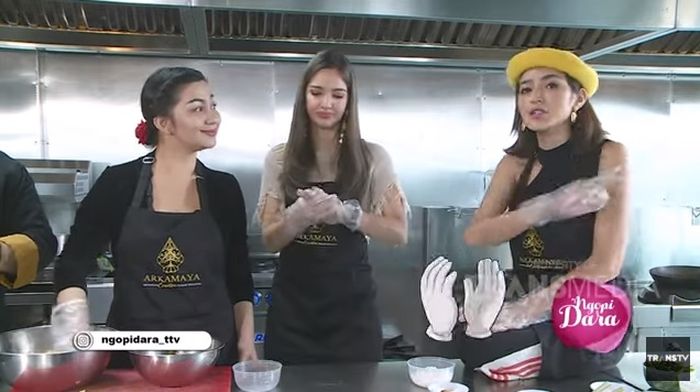 Nia Ramadhani komentari hubungan Ryuji Utomo dan Ariel Tatum di masa lalu