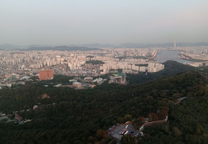 Hebat! Lampu N Seoul Tower Bisa Berubah Warna Sesuai Kualitas Udara Bobo