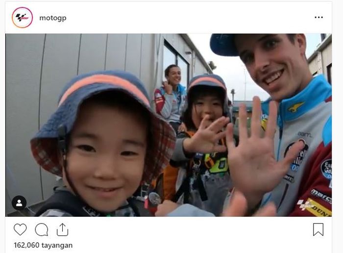 Alex Marquez Dihampiri Dua Bocah Kecil di Jepang.