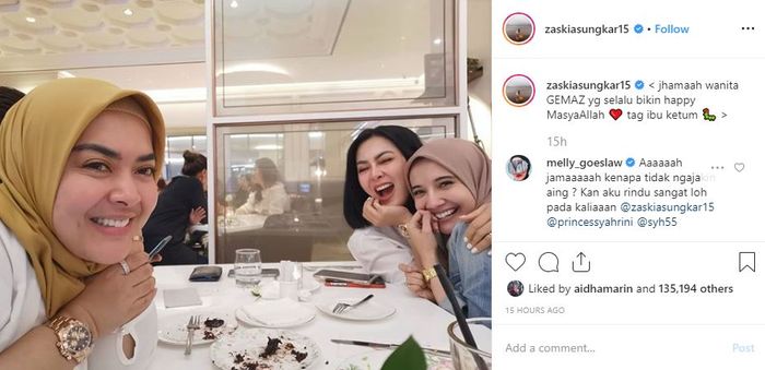 Syahrini saat santai di cafe bareng Zaskia Sungkar