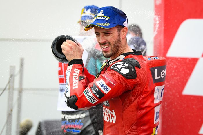 Pembalap Ducati, Andrea Dovizioso di podium balapan MotoGP Jepang 2019 di Twin Ring Motegi, Minggu (20/10/2019).