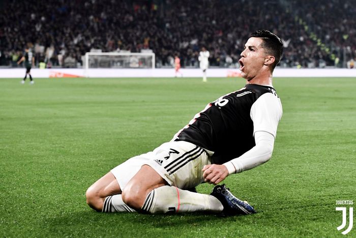 Penyerang Juventus, Cristiano Ronaldo, berselebrasi dalam laga pekan ke-8 Liga Italia melawan Bologna di Stadion Allianz Turin, 20 Oktober 2019.