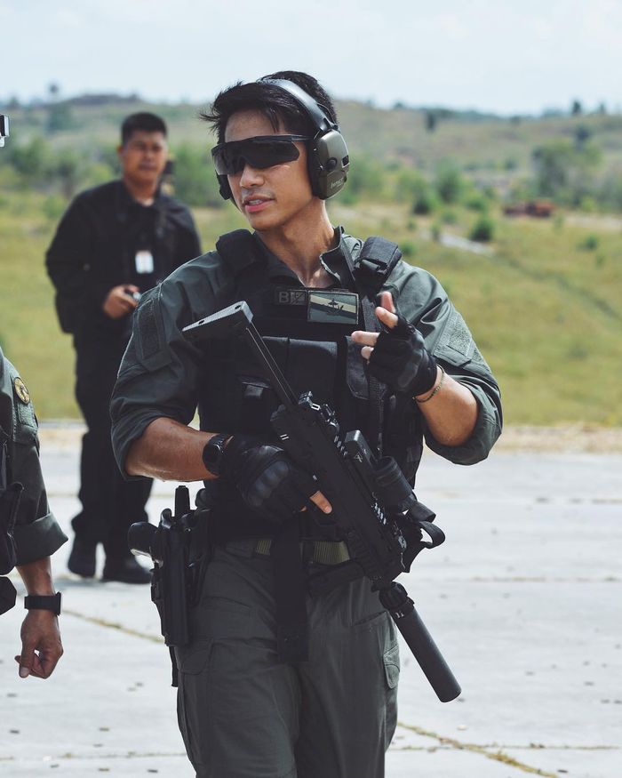 Pangeran Mateen yang jago menembak