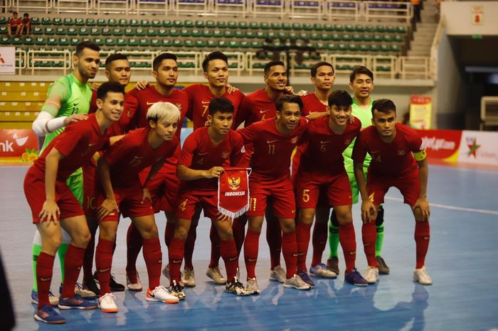 Para pemain timnas futsal Indonesia jelang laga kontra Malaysia pada laga pertama fase penyisihan Piala AFF Futsal 2019 di Phu Tho Indoor Stadium, Ho Chi Minh City, Vietnam, 21 Oktober 2019.
