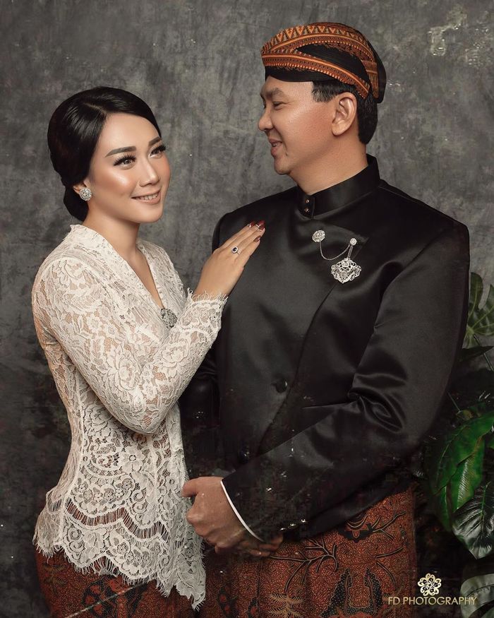 Foto Ahok dan Puput Nastiti Devi dengan tema Jawa