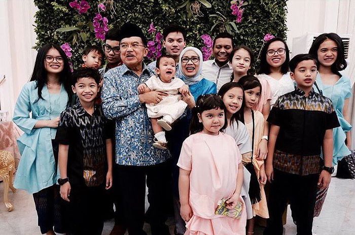 8 Pesona Shafiyah Kalla, Cucu Jusuf Kalla yang Sudah Remaja dan Berparas  Menawan Bak Artis! - Semua Halaman - CewekBanget