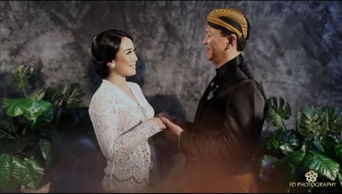 Foto pernikahan Puput Nastiti Devi dan Ahok
