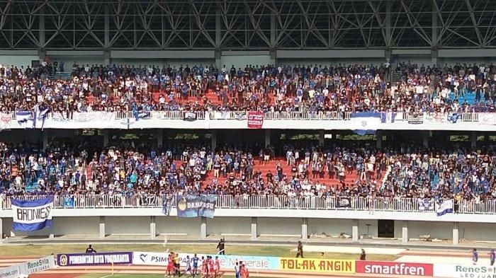Suasana Stadion Mandala Krida saat PSIM Yogyakarta menjamu Persis Solo pada pekan terakhir Grup Timur Liga 2 2019, Senin (21/10/2019).