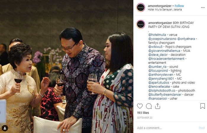 Puput Nastiti Devi yang tengah hamil mendampingi Ahok dalam sebuah acara