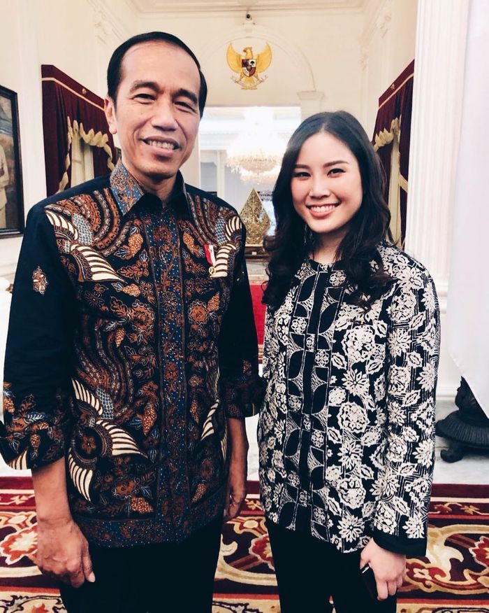 Angela Tanoesoedibjo saat foto berama Jokowi