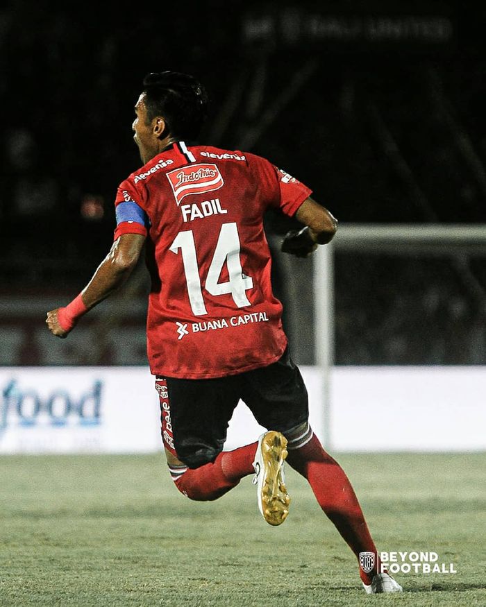 Gelandang Bali United, Fadil Sausu, merayakan gol yang diciptakannya ketika melawan Perseru Badak Lampung di Stadion Kapten I Wayan Dipta, Gianyar, Selasa (22/10/2019).