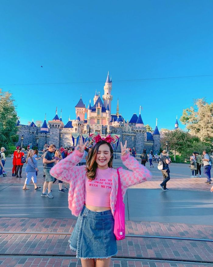OOTD Beby Tsabina saat liburan di Amerika.