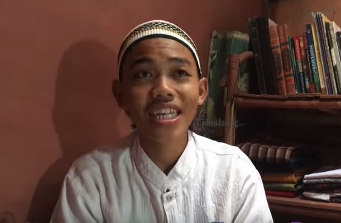 Muhammad Askal Fikri pemuda asal Pekalongan yang pernah 'ramal' Prabowo Subianto sebagai menteri Jokowi kini dikabarkan keluar dari pesantren
