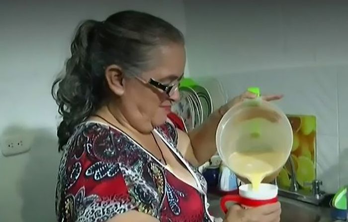 Marleby mencairkan makanan dan akan memberi makan Sharik setiap dua jam
