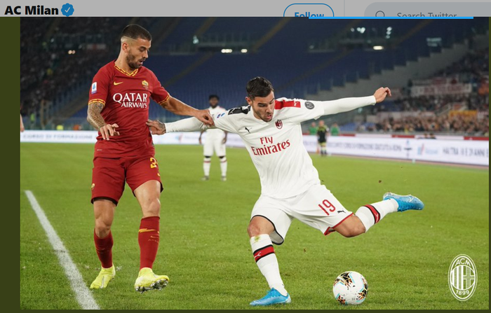 Aksi bek kiri AC Milan, Theo Hernandez (kanan), dalam laga melawan AS Roma pada pekan ke-9 Liga Italia, Minggu (27/10/2019) di Stadion Olimpico Roma.
