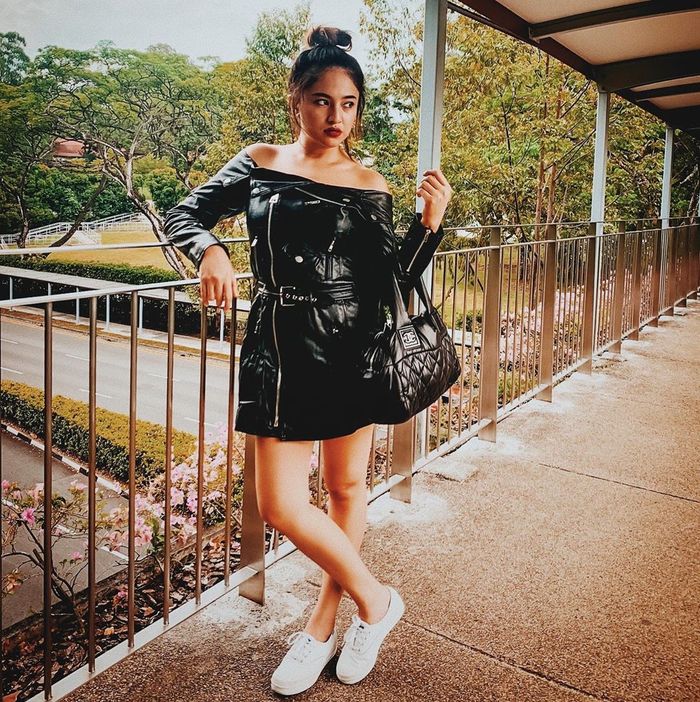 Gaya seksi Marshanda dalam balutan dress kulit