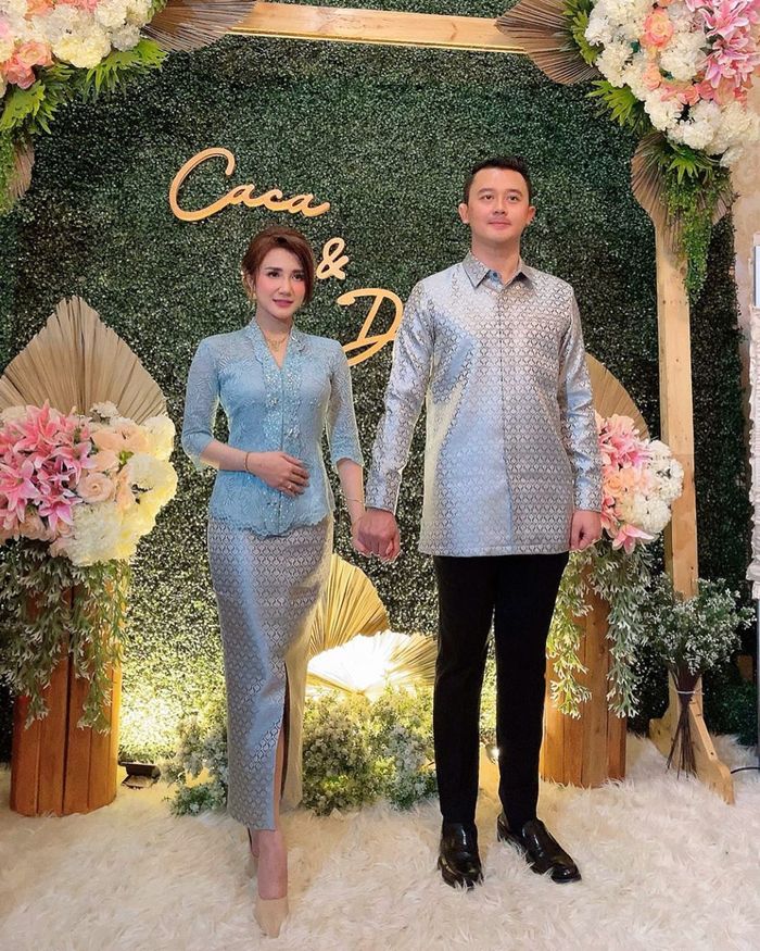 Dhani dan Caca dalam acara lamaran