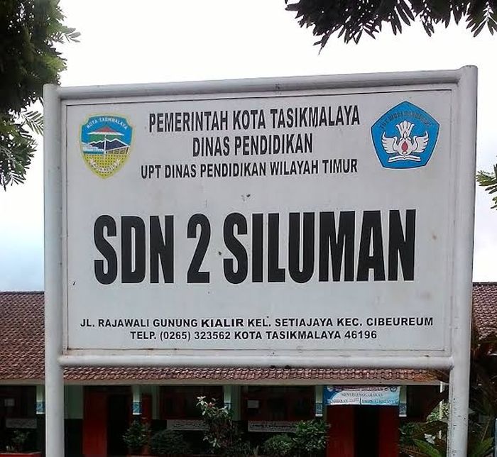 Sekolah dengan nama unik di Indonesia