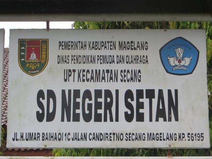 Sekolah dengan nama unik di Indonesia