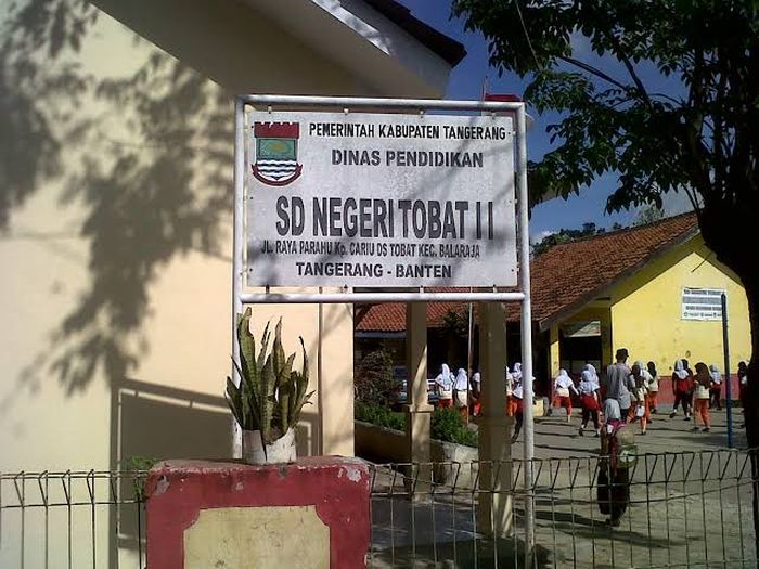 Sekolah dengan nama unik di Indonesia