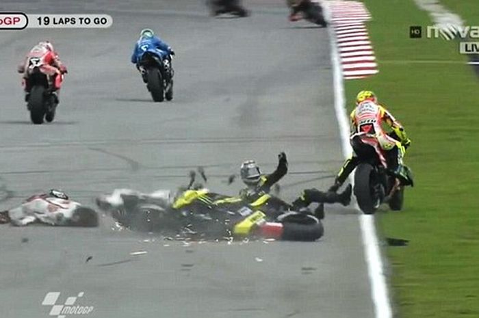 Marco Simoncelli mengalami crash parah pada gelaran MotoGP Malaysia 2011.