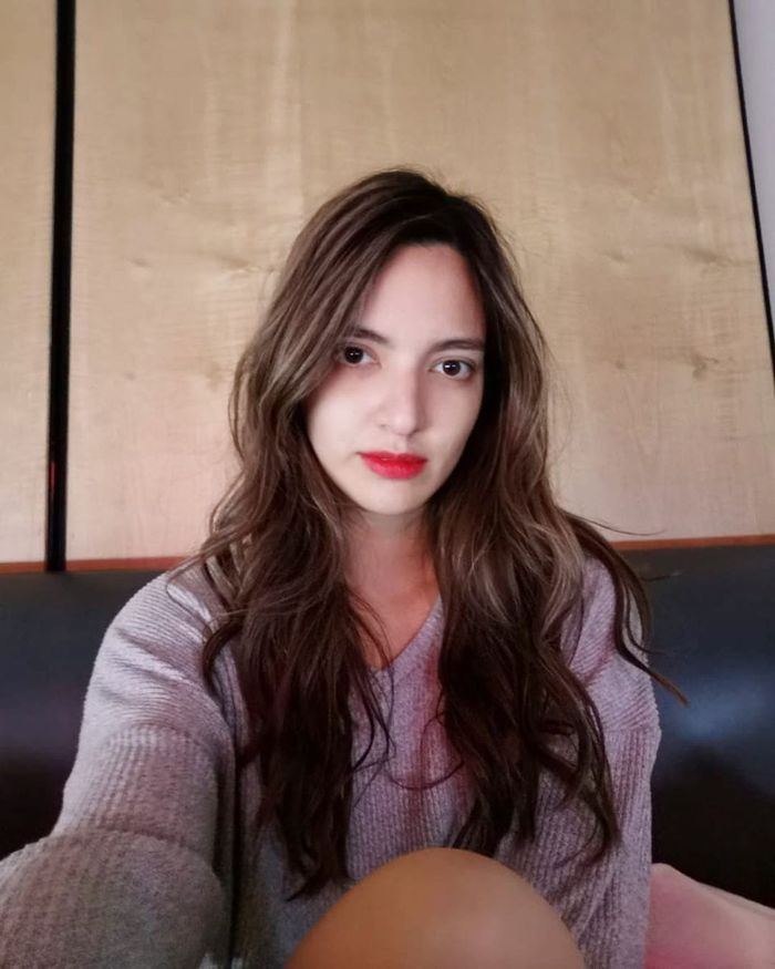 Foto selfie Nia Ramadhani yang terlihat cantik