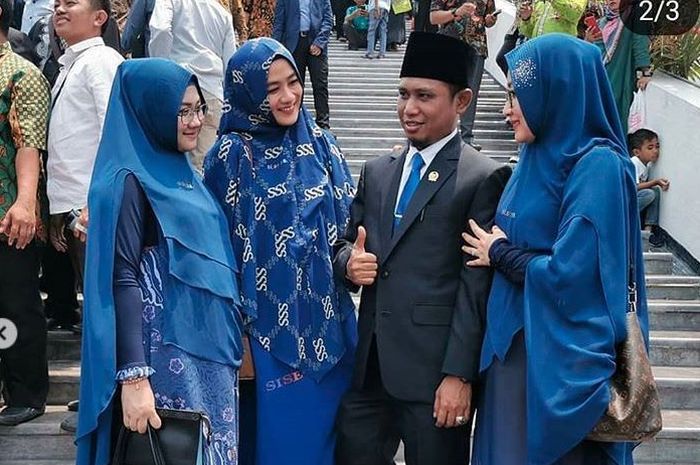 Lora Fadil dan 3 istrinya