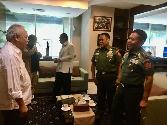 Wakil Ketua Umum PSSI, Cucu Soemantri,   bertemu pihak Kementrian PUPR, Kamis (7/11/2019).